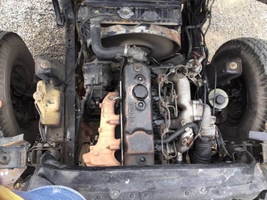ขาย 445,000 รถ 6 ล้อ ISUZU NPR 61 P ยาว 5 ม รถนำ้มัน 6,000 ลิตร เครื่อง 4BG1 - 125 เเรง โลตล่าง 3 ช่