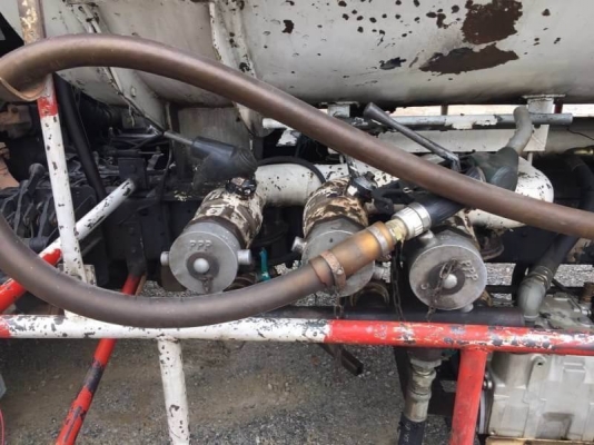 ขาย 445,000 รถ 6 ล้อ ISUZU NPR 61 P ยาว 5 ม รถนำ้มัน 6,000 ลิตร เครื่อง 4BG1 - 125 เเรง โลตล่าง 3 ช่