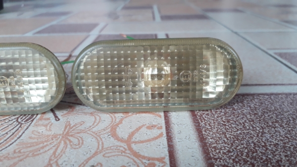 ไฟเลี้ยวแก้มสีชา VW Golf Passat Jetta แท้