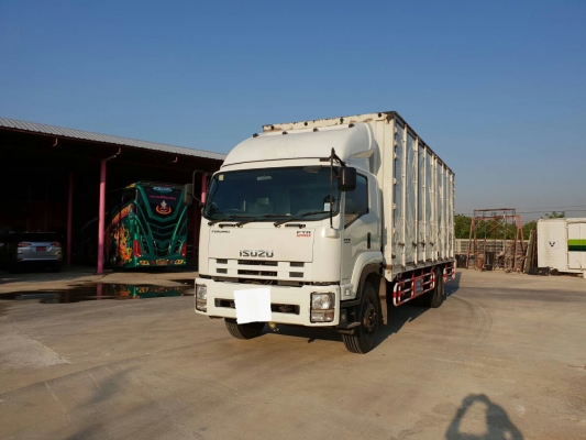 ขายอีซูซุ240หกล้อตู้สิบบานยาว7.50เมตร.ปี57
