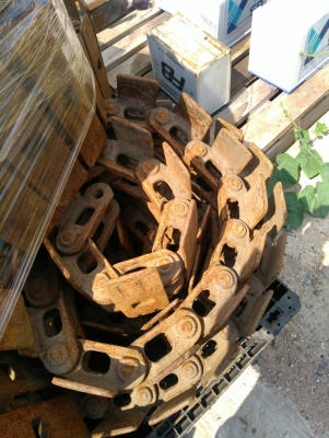 โซ่พร้อมใบ โซ่ข้อถี่ใส่แทนแทรกยาง ใส่กับสป๊อกเก็ต 23 ฟัน ของเก่านอกนำเข้า ยังไม่เคยใช้งานในไทย โซ่สวย แทรกสวย สภาพดี พร้อมใช้งาน