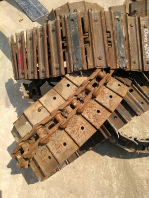 โซ่พร้อมใบ ใส่PC20, PC30 ของเก่านอกพึ่งนำเข้ามา ไม่เคยใช้งานในไทย โซ่สวย ใบสวย สภาพดี พร้อมใช้งาน