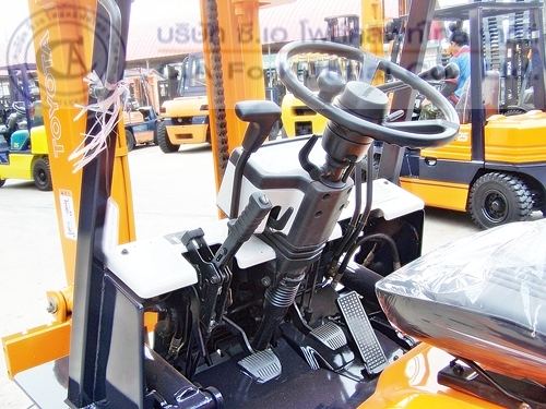 ขาย รถโฟล์คลิฟท์ TOYOTA รุ่น 5FD30