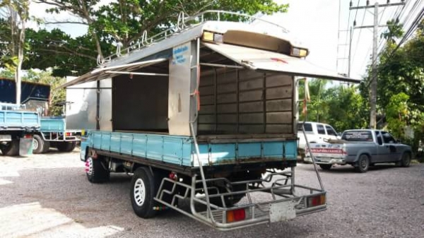 ISUZU NKR 110แรงม้า แท้ห้าง 6ล้อตู้สแตนเลส เปิดข้างได้ ท้ายได้ เครื่องดี คัทซีสวย เล่มพร้อม ราคาคุยได้ สอบถาม 0872976734