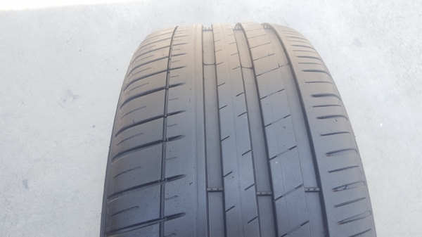 ขายยาง235/40/18 ปี 4016 MICHERLIN Pilot3 2 เส้น ขายยาง235/40/18 ปี 4016 MICHERLIN Pilot3 2 เส้น