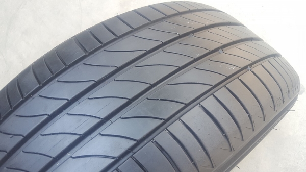ขายยาง215/55/17 ปี 4215 MICHERLIN 3ST 4 เส้น ขายยาง215/55/17 ปี 4215 MICHERLIN 3ST 4 เส้น