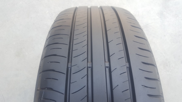 ขายยาง215/60/16 ปี 1316 DUNLOP EC300 4 เส้น ขายยาง215/60/16 ปี 1316 DUNLOP EC300 4 เส้น