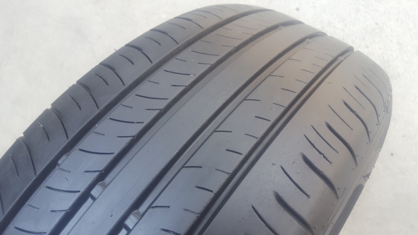 ขายยาง215/60/16 ปี 1316 DUNLOP EC300 4 เส้น ขายยาง215/60/16 ปี 1316 DUNLOP EC300 4 เส้น