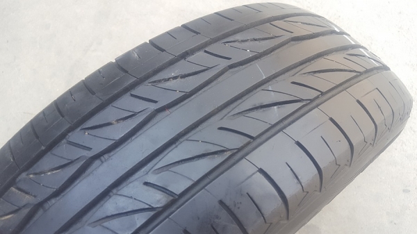 ขายยาง195/65/15 ปี 15 Firestone 4 เส้น ขายยาง195/65/15 ปี 15 Firestone 4 เส้น