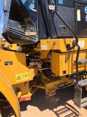 ขายรถตักล้อยาง CAT 950H ปี 2013 รถนอกนำเข้าเองจากญี่ปุ่น สภาพสวยพร้อมใช้งาน มีVDOการทำงานครับ