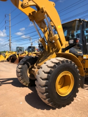 ขายรถตักล้อยาง CAT 950H ปี 2013 รถนอกนำเข้าเองจากญี่ปุ่น สภาพสวยพร้อมใช้งาน มีVDOการทำงานครับ