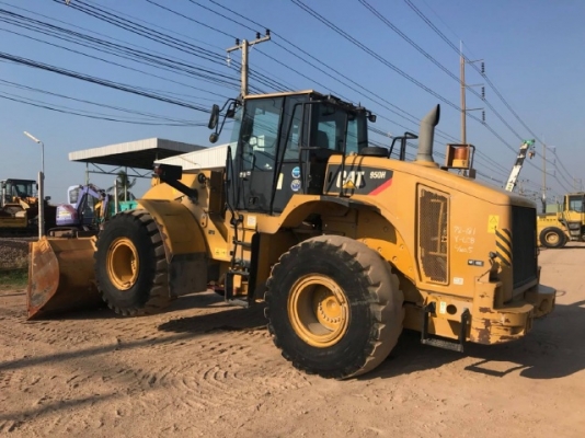 ขายรถตักล้อยาง CAT 950H ปี 2013 รถนอกนำเข้าเองจากญี่ปุ่น สภาพสวยพร้อมใช้งาน มีVDOการทำงานครับ
