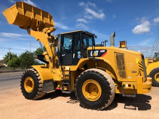 ขายรถตักล้อยาง CAT 950H ปี 2013 รถนอกนำเข้าเองจากญี่ปุ่น สภาพสวยพร้อมใช้งาน มีVDOการทำงานครับ