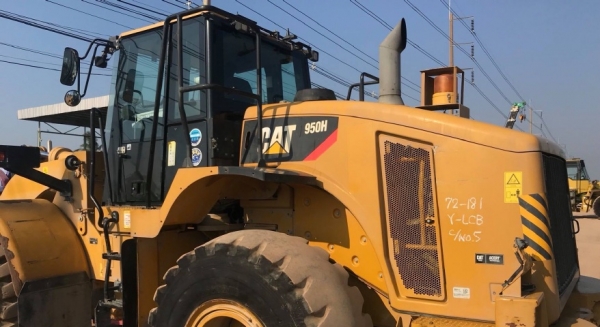 ขายรถตักล้อยาง CAT 950H ปี 2013 รถนอกนำเข้าเองจากญี่ปุ่น สภาพสวยพร้อมใช้งาน มีVDOการทำงานครับ