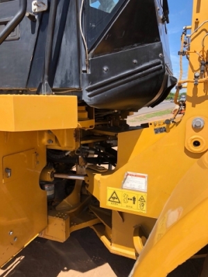 ขายรถตักล้อยาง CAT 950H ปี 2013 รถนอกนำเข้าเองจากญี่ปุ่น สภาพสวยพร้อมใช้งาน มีVDOการทำงานครับ