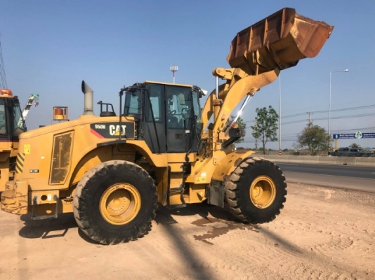 ขายรถตักล้อยาง CAT 950H ปี 2013 รถนอกนำเข้าเองจากญี่ปุ่น สภาพสวยพร้อมใช้งาน มีVDOการทำงานครับ