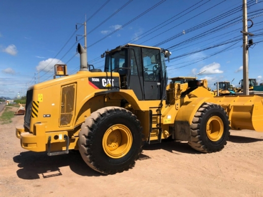 ขายรถตักล้อยาง CAT 950H ปี 2013 รถนอกนำเข้าเองจากญี่ปุ่น สภาพสวยพร้อมใช้งาน มีVDOการทำงานครับ