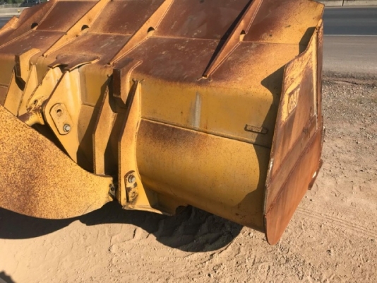 ขายรถตักล้อยาง CAT 950H ปี 2013 รถนอกนำเข้าเองจากญี่ปุ่น สภาพสวยพร้อมใช้งาน มีVDOการทำงานครับ