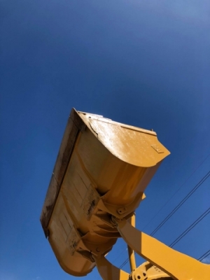 ขายรถตักล้อยาง CAT 950H ปี 2013 รถนอกนำเข้าเองจากญี่ปุ่น สภาพสวยพร้อมใช้งาน มีVDOการทำงานครับ