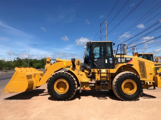 ขายรถตักล้อยาง CAT 950H ปี 2013 รถนอกนำเข้าเองจากญี่ปุ่น สภาพสวยพร้อมใช้งาน มีVDOการทำงานครับ