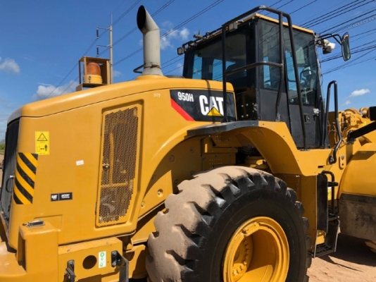 ขายรถตักล้อยาง CAT 950H ปี 2013 รถนอกนำเข้าเองจากญี่ปุ่น สภาพสวยพร้อมใช้งาน มีVDOการทำงานครับ