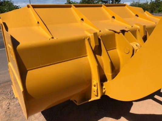 ขายรถตักล้อยาง CAT 950H ปี 2013 รถนอกนำเข้าเองจากญี่ปุ่น สภาพสวยพร้อมใช้งาน มีVDOการทำงานครับ