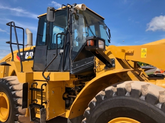 ขายรถตักล้อยาง CAT 950H ปี 2013 รถนอกนำเข้าเองจากญี่ปุ่น สภาพสวยพร้อมใช้งาน มีVDOการทำงานครับ