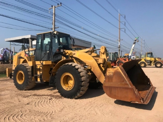 ขายรถตักล้อยาง CAT 950H ปี 2013 รถนอกนำเข้าเองจากญี่ปุ่น สภาพสวยพร้อมใช้งาน มีVDOการทำงานครับ