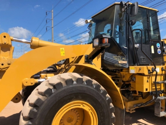 ขายรถตักล้อยาง CAT 950H ปี 2013 รถนอกนำเข้าเองจากญี่ปุ่น สภาพสวยพร้อมใช้งาน มีVDOการทำงานครับ