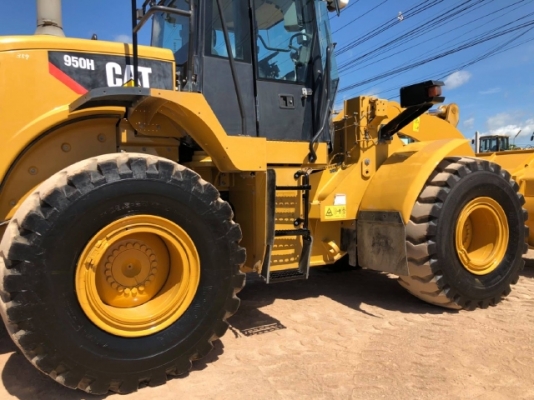 ขายรถตักล้อยาง CAT 950H ปี 2013 รถนอกนำเข้าเองจากญี่ปุ่น สภาพสวยพร้อมใช้งาน มีVDOการทำงานครับ