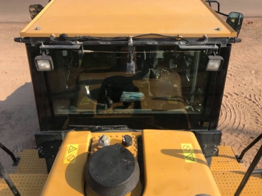 ขายรถตักล้อยาง CAT 950H ปี 2013 รถนอกนำเข้าเองจากญี่ปุ่น สภาพสวยพร้อมใช้งาน มีVDOการทำงานครับ