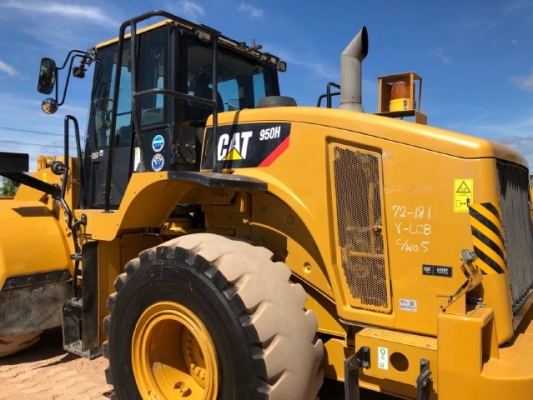 ขายรถตักล้อยาง CAT 950H ปี 2013 รถนอกนำเข้าเองจากญี่ปุ่น สภาพสวยพร้อมใช้งาน มีVDOการทำงานครับ