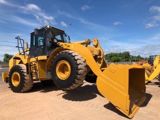 ขายรถตักล้อยาง CAT 950H ปี 2013 รถนอกนำเข้าเองจากญี่ปุ่น สภาพสวยพร้อมใช้งาน มีVDOการทำงานครับ