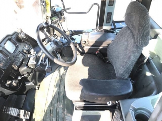 ขายรถตักล้อยาง CAT 950H ปี 2013 รถนอกนำเข้าเองจากญี่ปุ่น สภาพสวยพร้อมใช้งาน มีVDOการทำงานครับ