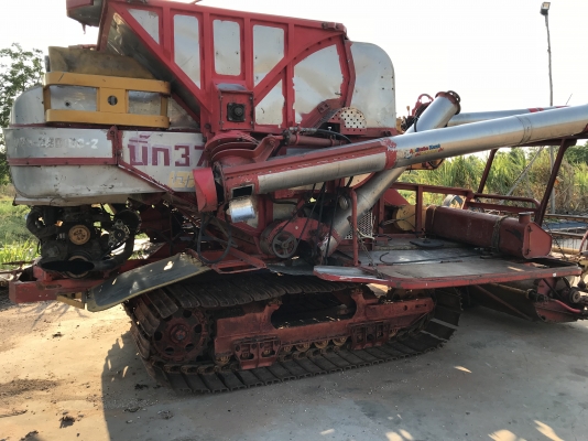 รถเกี่ยว พร้อมเทรนเลอร์