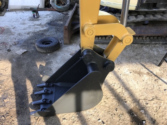 Komatsu pc40 สภาพดีเก่าญี่ปุ่น มีใบอินวอยไม่เคยใช้ในไทย Komatsu pc40 สภาพดีเก่าญี่ปุ่น มีใบอินวอยไม่เคยใช้ในไทย