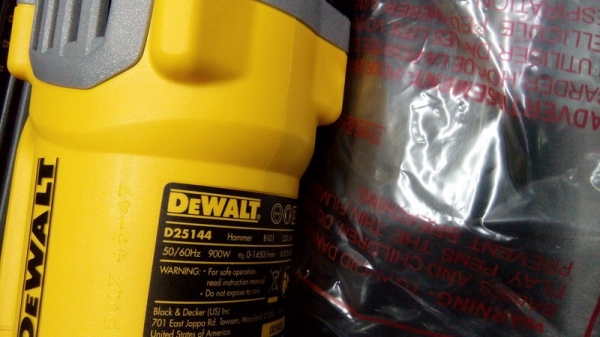 สว่านโรตารี่ DeWALT 3ระบบ 800w.และ900w. ลดราคา40\%