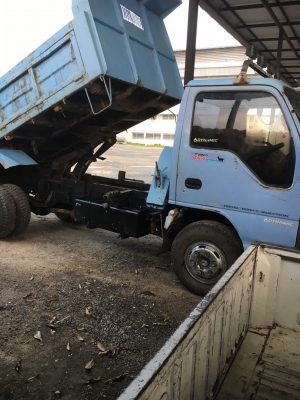 ขาย6ล้อดั้มIsuzu NPR120ปี39สภาพสวยพร้อมใช้ ติดต่อคุณอ๊อฟ พิจิตร 086-737-9991