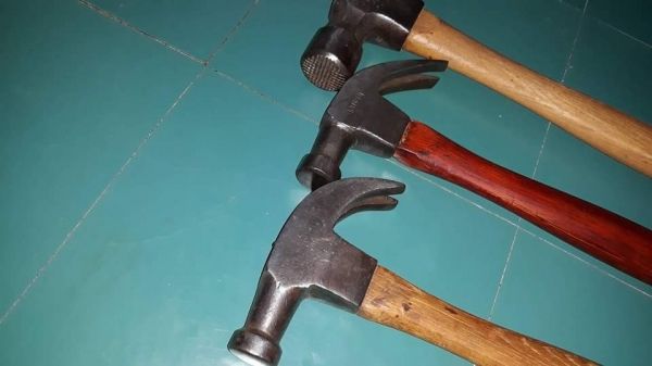 ขายค้อนงานเก่าเก็บหลายแบบหลายขนาดหลายยี่ห้อ