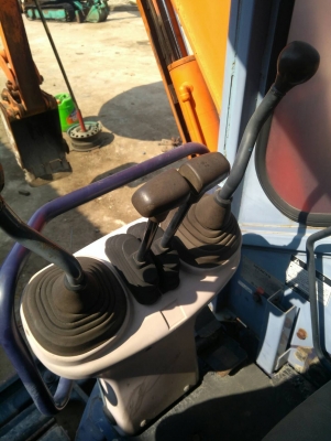 รถแบคโฮ HITACHI EX20U รถเก่านอกนำเข้า ยังไม่เคยใช้งานในไทย รถใช้งานน้อย เครื่องดี ปั๊มแรง โซ่หนา เอวแน่น ระบบสมบูรณ์ พร้อมใช้งาน มีเอกสารใบอินวอยซ์