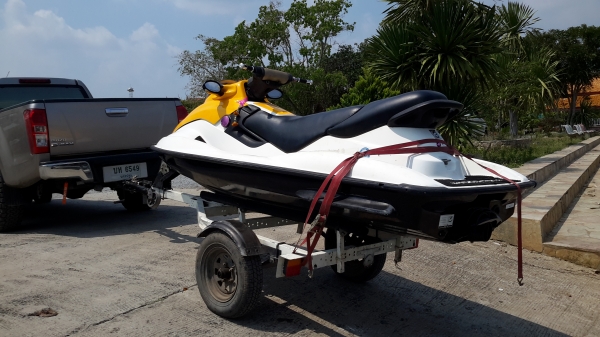 เรือเจ็ทสกี 3ที่นั้ง เครื่องยนต์ขนาด800cc seadoo ราคาสวยๆๆๆ เรือเจ็ทสกี 3ที่นั้ง เครื่องยนต์ขนาด800cc seadoo ราคาสวยๆๆๆ