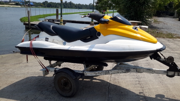 เรือเจ็ทสกี 3ที่นั้ง เครื่องยนต์ขนาด800cc seadoo ราคาสวยๆๆๆ เรือเจ็ทสกี 3ที่นั้ง เครื่องยนต์ขนาด800cc seadoo ราคาสวยๆๆๆ