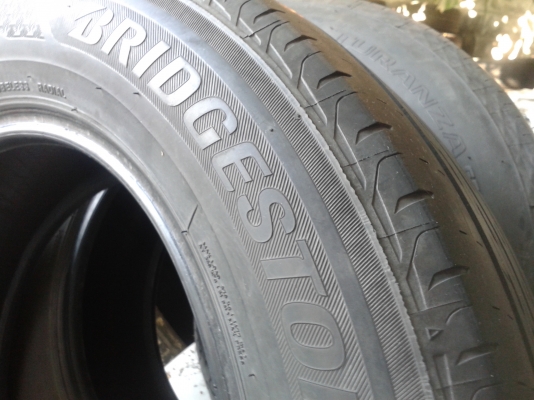 ยาง 205-65-15 ปี16 Bridgestone( ซื้อ 2 เส้น แถม 2 เส้น)