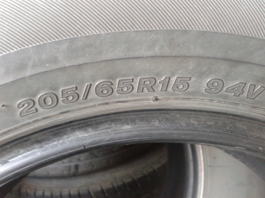 ยาง 205-65-15 ปี16 Bridgestone( ซื้อ 2 เส้น แถม 2 เส้น) ยาง 205-65-15 ปี16 Bridgestone( ซื้อ 2 เส้น แถม 2 เส้น)