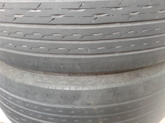 ยาง 205-65-15 ปี16 Bridgestone( ซื้อ 2 เส้น แถม 2 เส้น)