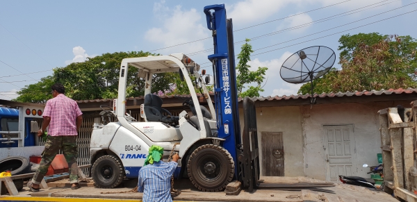 ขายด่วนรถยกKOMATSU FG25-16 ยกได้2.5ตันยกสูง4.5เมตรเกียออโต้รถนอกเพิ่งนำเข้ามายังไม่เคยใช้งานในเมืองไทยเลย=รุ่นใหม่ขายถูกๆๆเครื่องเบนซินติดแก็สมาแล้วจากนอกใช้ได้2ระบบงาสไลย์ซ้ายขวาและเลื่อนแผ่งงาได้