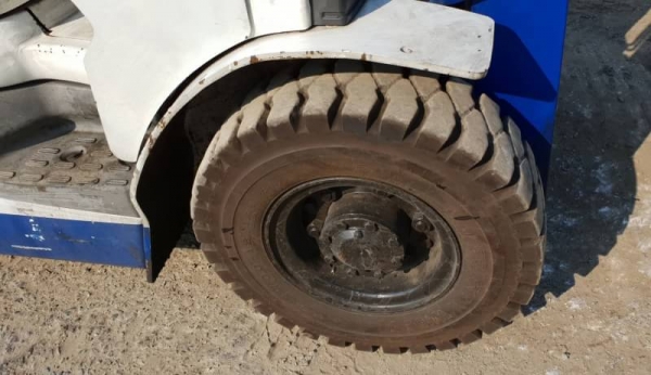 ขายด่วนรถยกKOMATSU FG25-16 ยกได้2.5ตันยกสูง4.5เมตรเกียออโต้รถนอกเพิ่งนำเข้ามายังไม่เคยใช้งานในเมืองไทยเลย=รุ่นใหม่ขายถูกๆๆเครื่องเบนซินติดแก็สมาแล้วจากนอกใช้ได้2ระบบงาสไลย์ซ้ายขวาและเลื่อนแผ่งงาได้