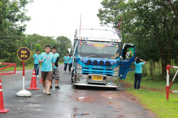 รถ isuzu npr 150 ปี56 รถห้างแท้