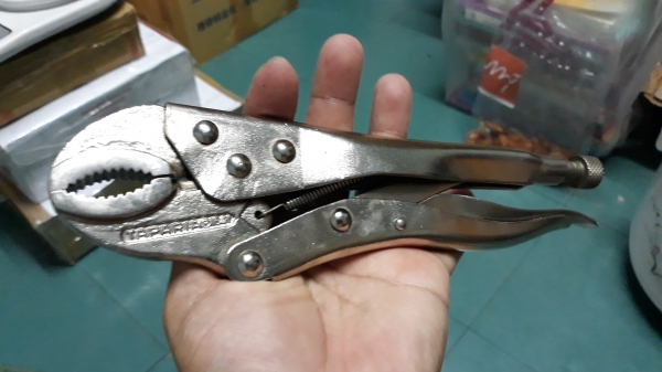 ขายคีมล็อกปากโค้ง TAPARIA MADE IN INDIA.ใหม่เก่าเก็บ ขายคีมล็อกปากโค้ง TAPARIA MADE IN INDIA.ใหม่เก่าเก็บ