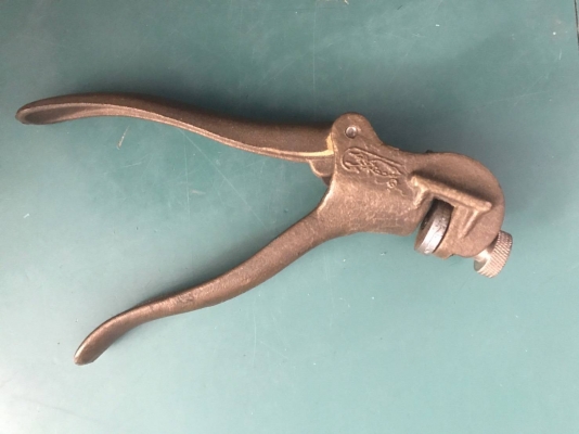 ขายคัดคองเลื่อยหมึกเบ็ดทองเหลือง MADE IN ENGLAND.ใหม่เก่าเก็บ ขายคัดคองเลื่อยหมึกเบ็ดทองเหลือง MADE IN ENGLAND.ใหม่เก่าเก็บ